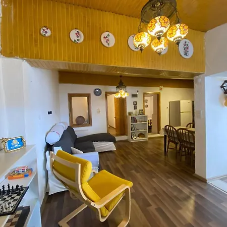 House In Perfect Location Διαμέρισμα *